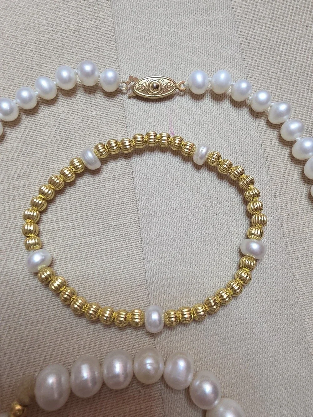 SET OF GENUINE, PEARL BRACELETS AND GENUINE PEARL NECKLACE 17 IN - Picture 4 of 5